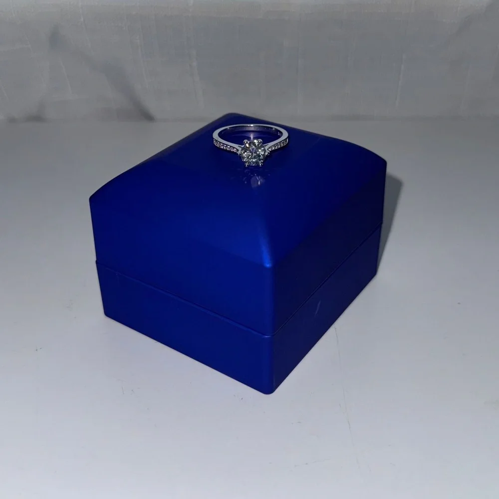 Elegant Silver Ring